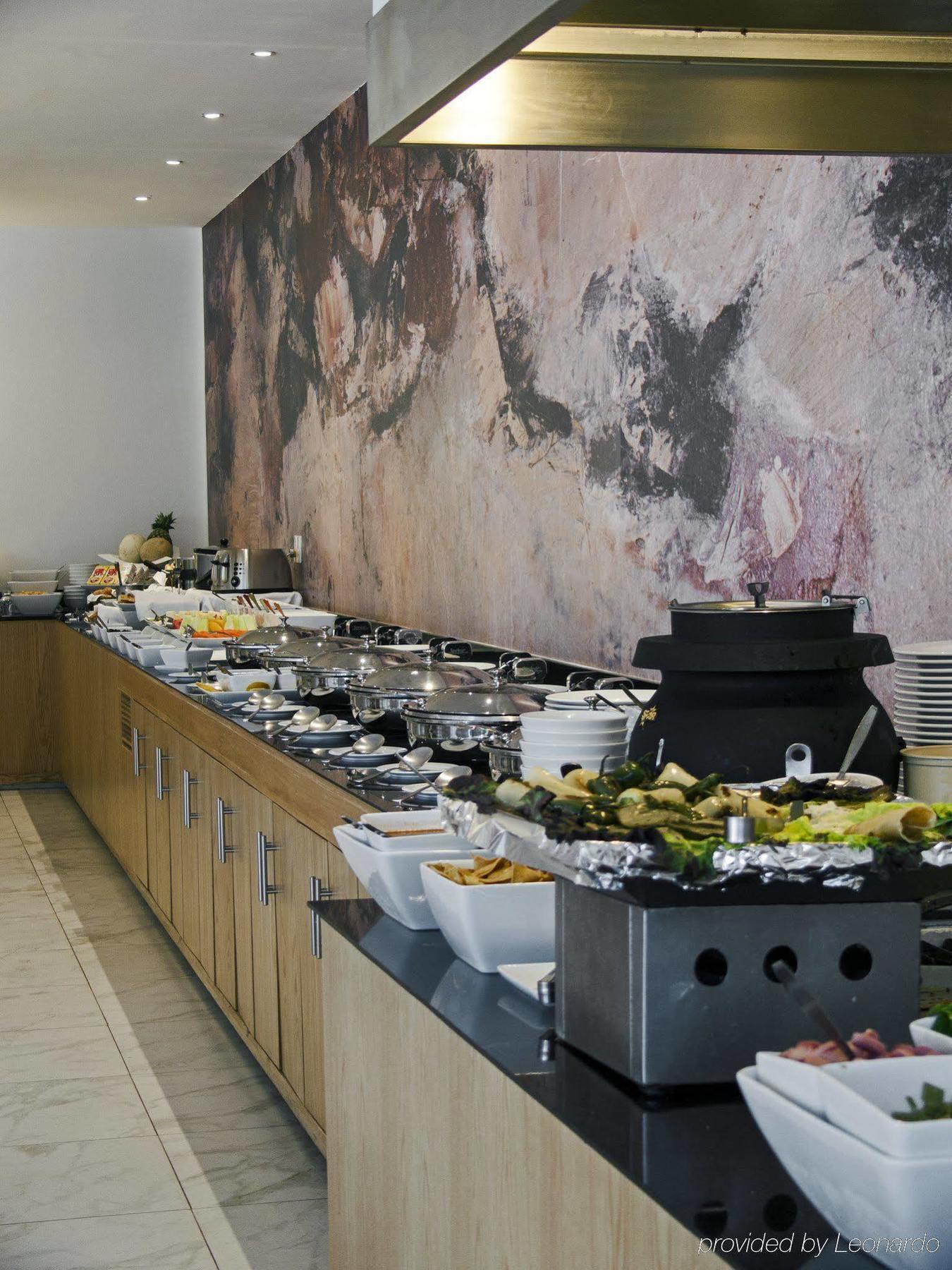 Fiesta Inn León Restaurante foto